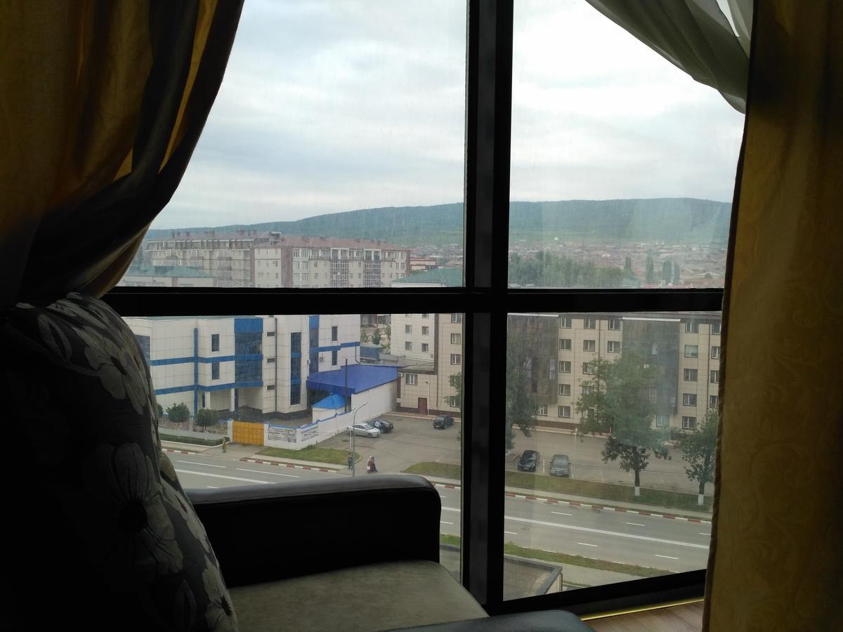 Hotel Kavkaz Gudermes Exteriör bild